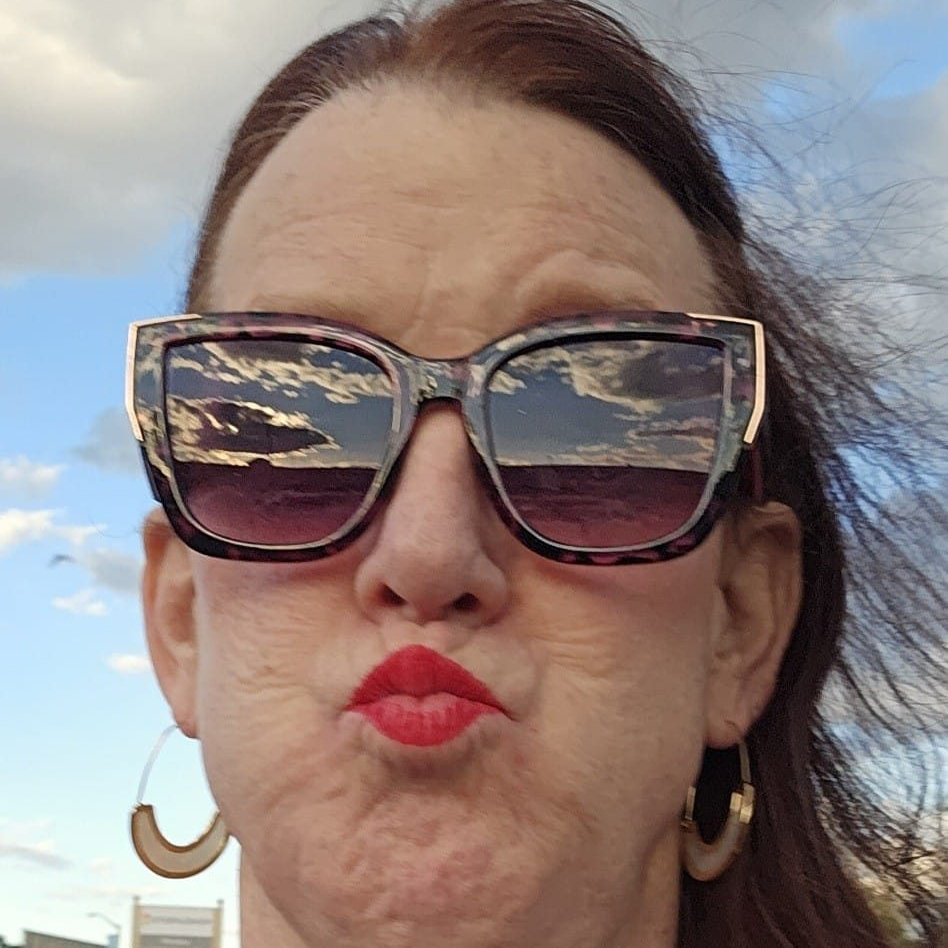 Miss Kitty 🌈🌈🌈